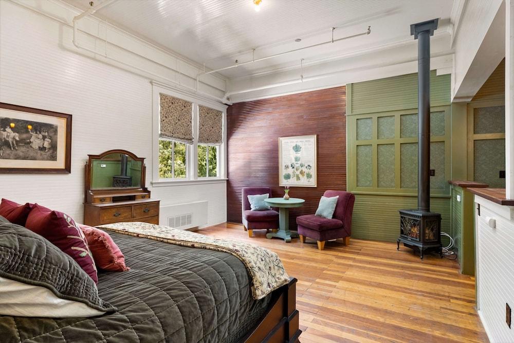 Mccloud Mercantile Hotel photo 63