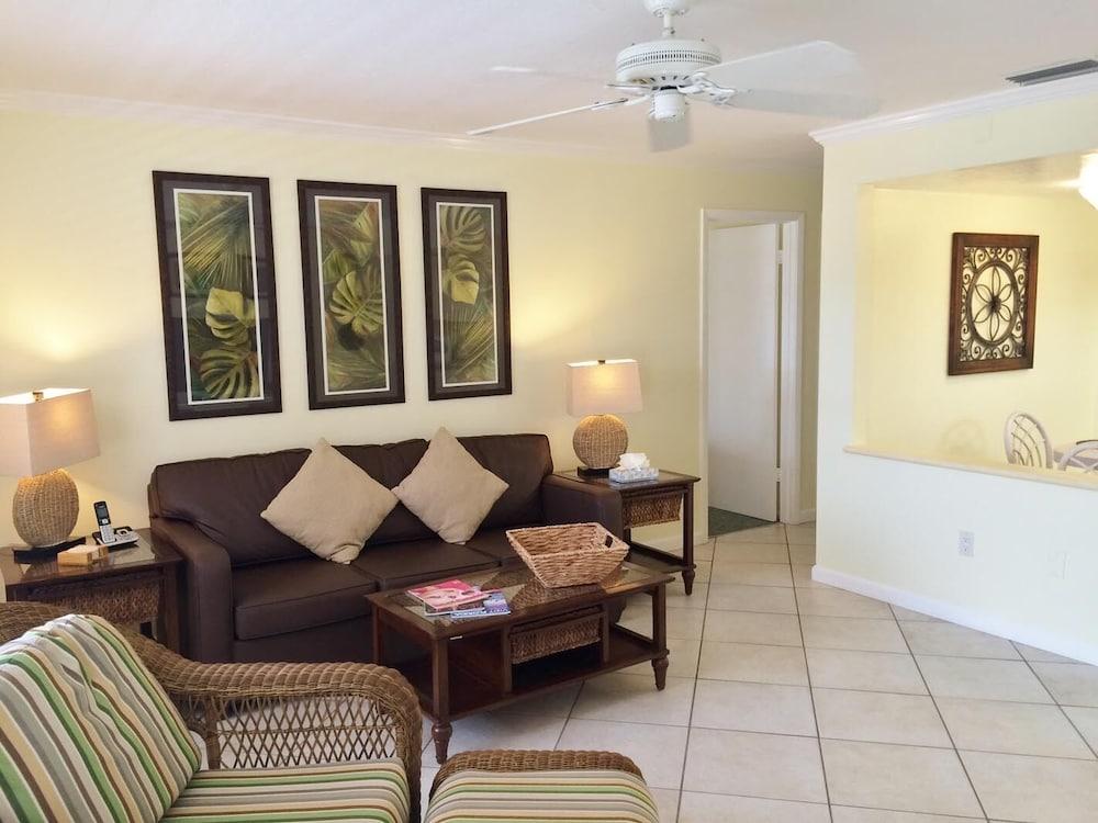 Siesta Palms By the Beach photo 68