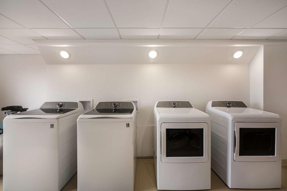 Revel Hotel Minot, SureStay Collection by Best Western photo 15