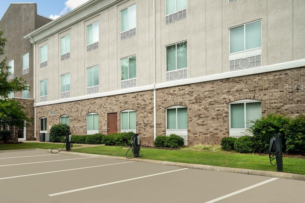 Holiday Inn Express and Suites Winona North by IHG photo 32
