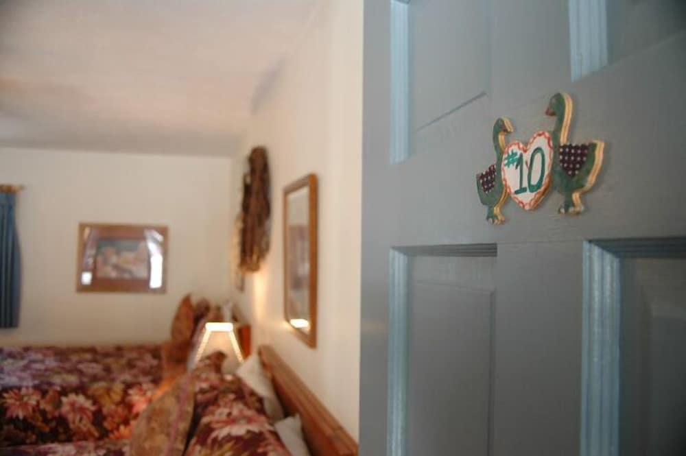 The Homestead Inn photo 71
