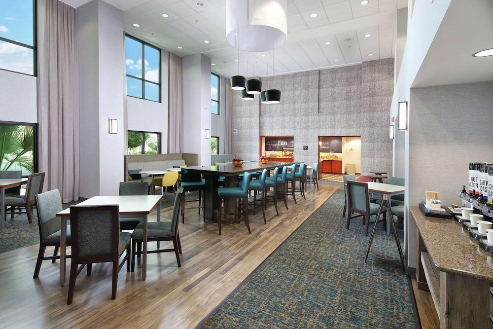 Hampton Inn & Suites Tucson East/Williams Center photo 3