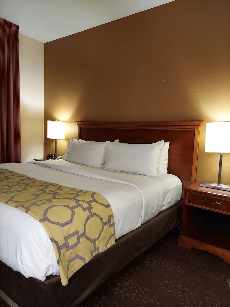 Baymont by Wyndham Portage Indiana Dunes photo 6