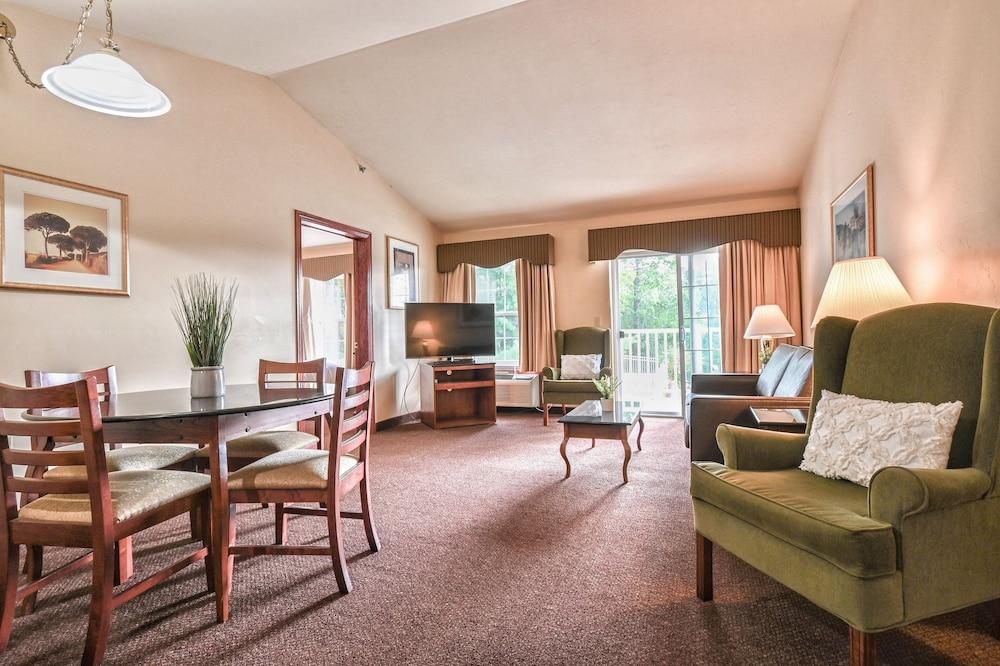 Four Seasons Island Resort photo 26