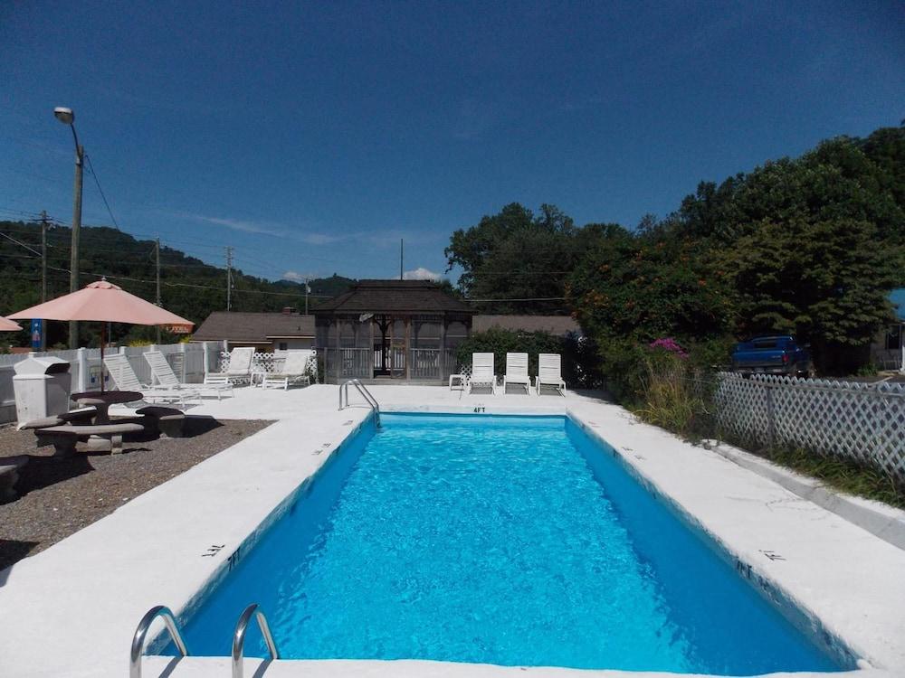 Clarketon Motel photo 2