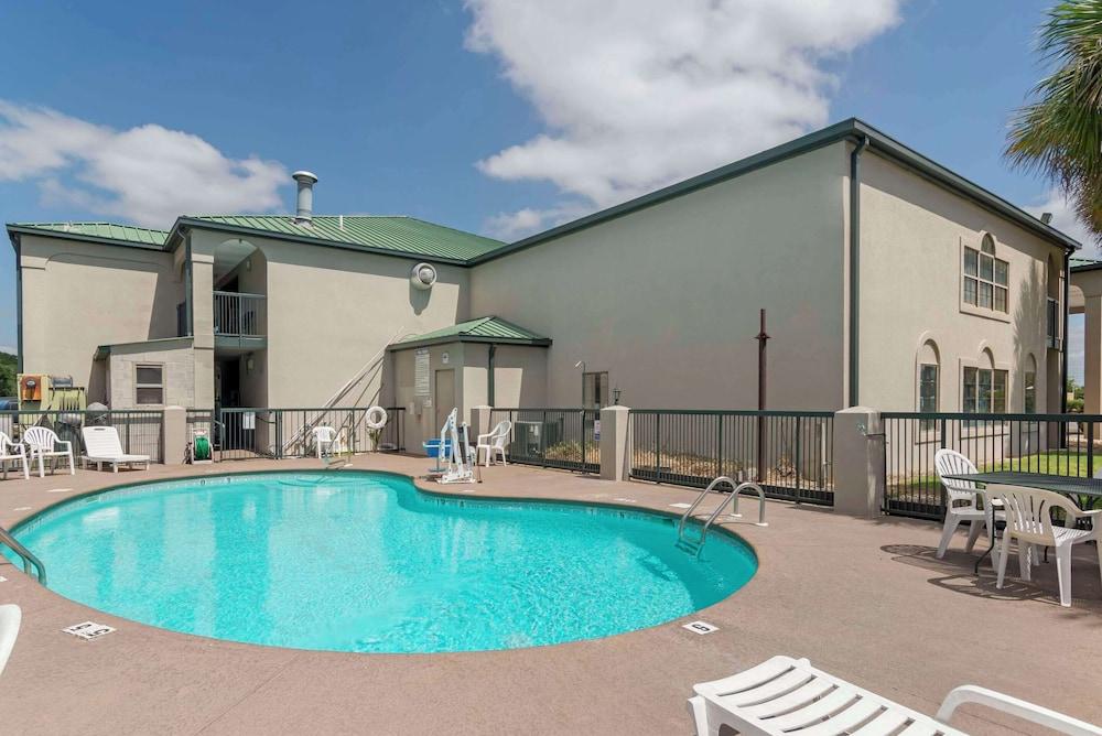 Quality Inn Cordele photo 45