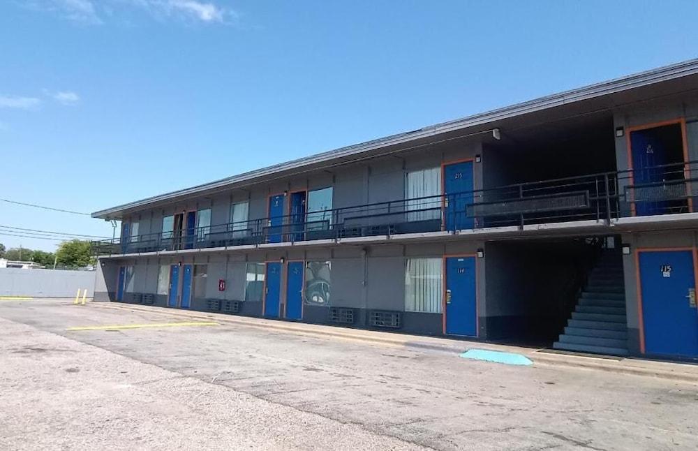 Drummers Inn photo 2