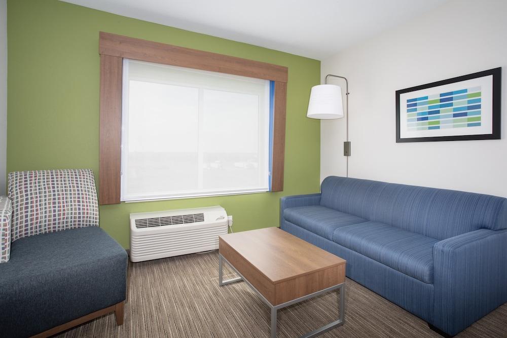 Holiday Inn Express & Suites Goodland I 70 by IHG photo 17