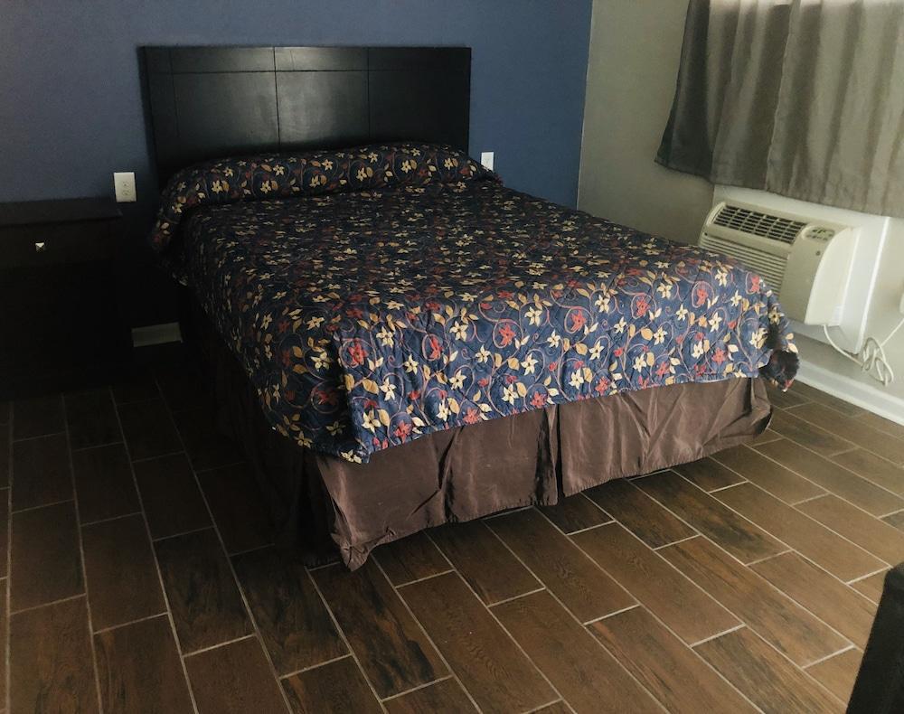 Economy Inn photo 4