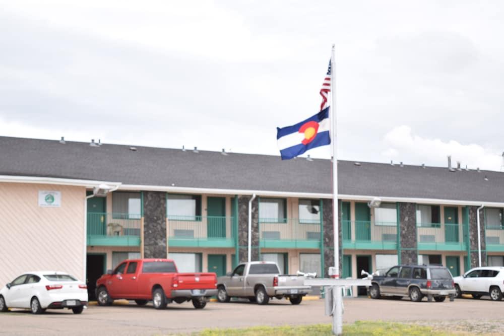 Travelers Inn & Suites photo 15