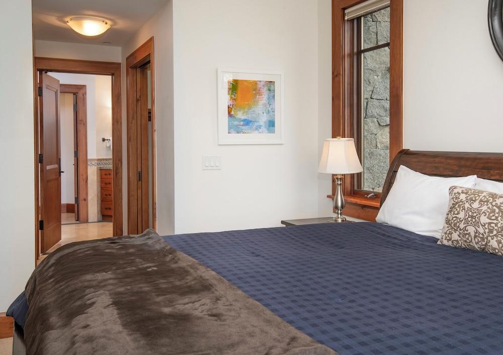 Hummingbird by Elevation Accommodations photo 3