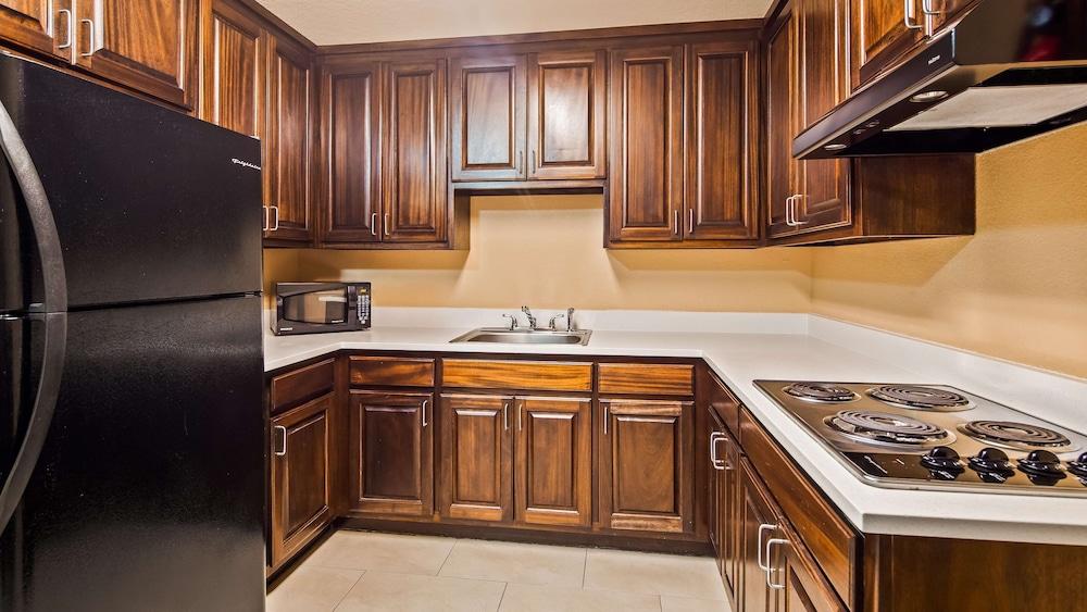 Best Western Granbury Inn & Suites photo 15