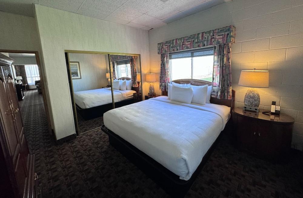 Promenade Inn & Suites Oceanfront photo 2