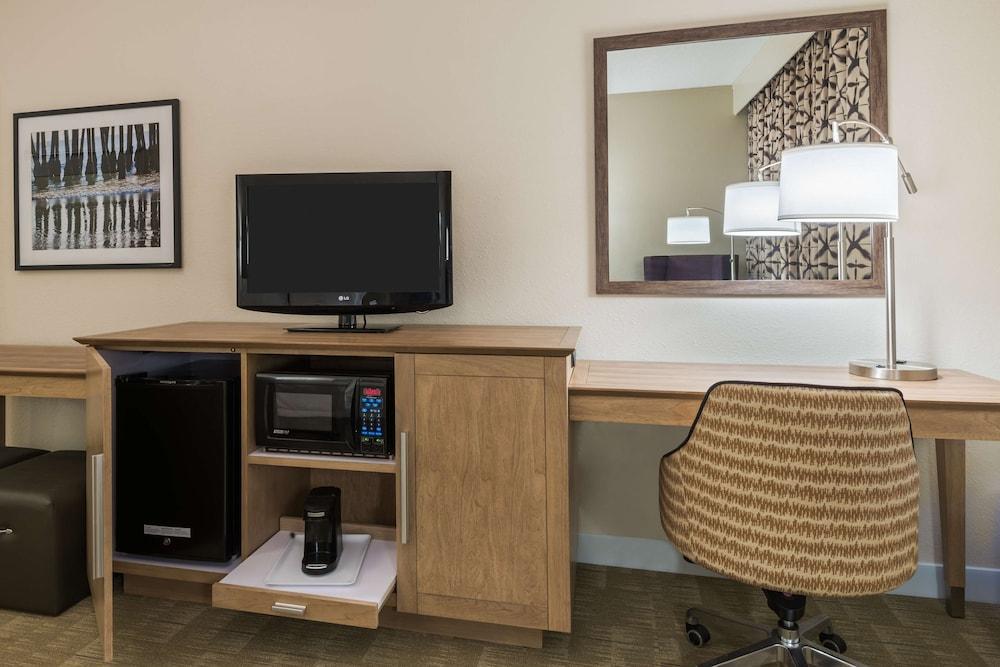 Hampton Inn Bonita Springs/Naples-North photo 7