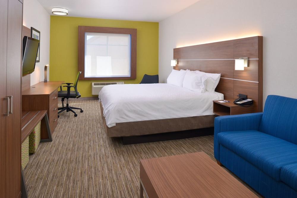 Holiday Inn Express & Suites Abilene by IHG photo 4