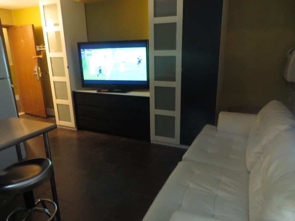 Riverside Suites photo 7