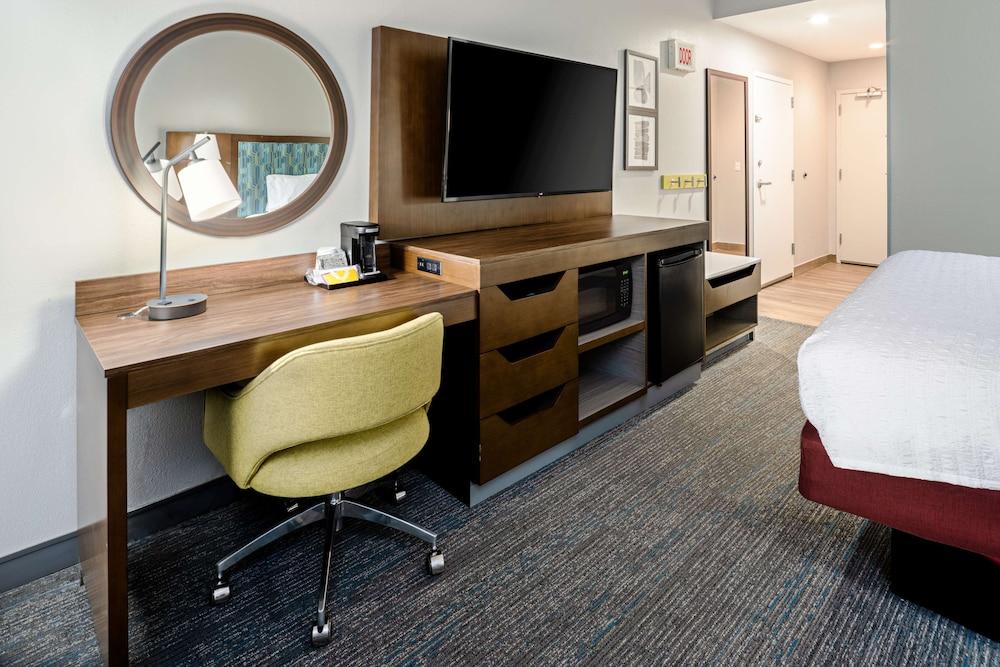 Hampton Inn Richmond-Southwest-Hull Street photo 19