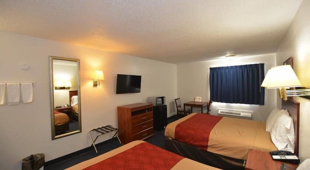 Econo Inn and Suites photo 7