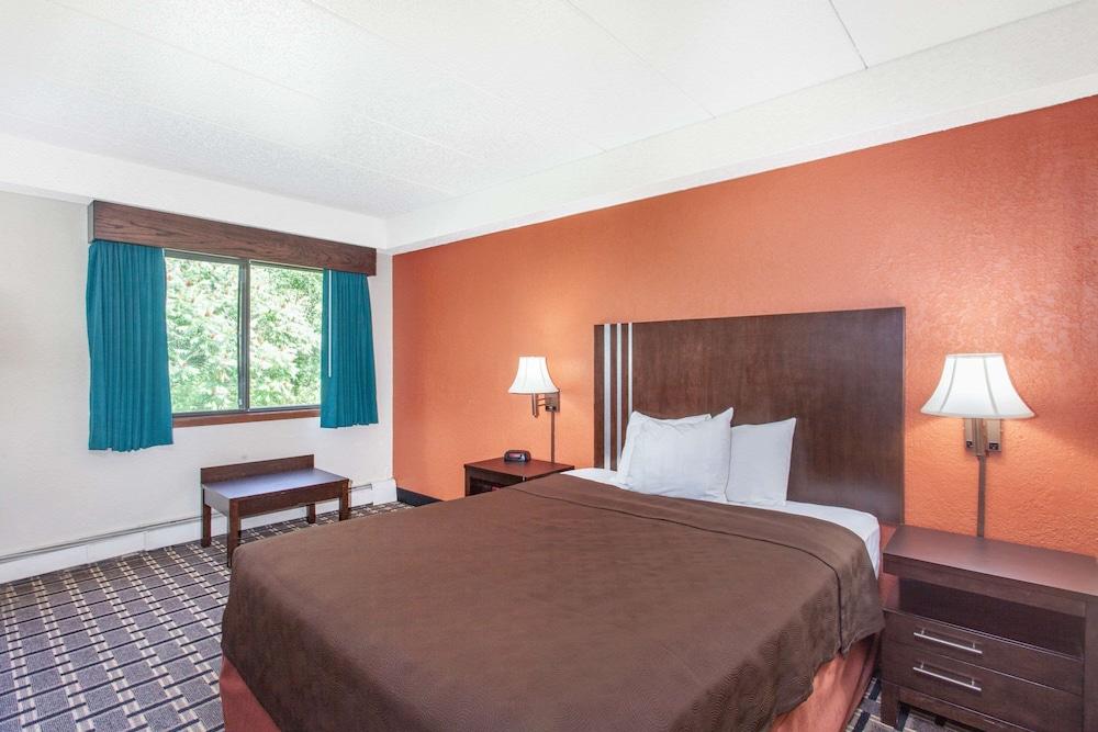 AmericInn by Wyndham Cloquet photo 4