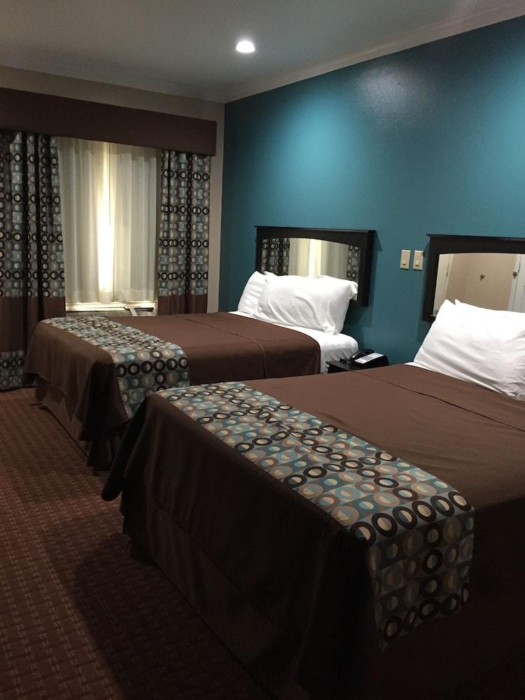 Scottish Inn & Suites photo 5