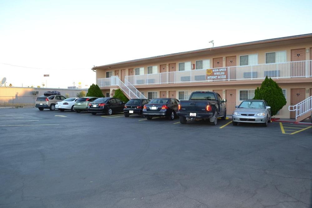 Budget Inn of Needles photo 11