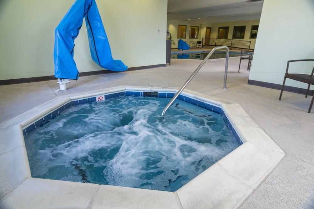 Holiday Inn Express Hotel & Suites Winchester by IHG photo 17