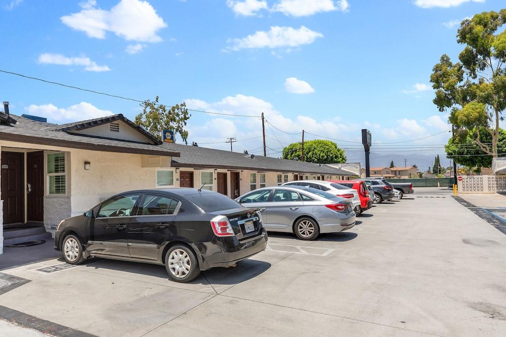 Le Blanc Inn & Suites photo 45