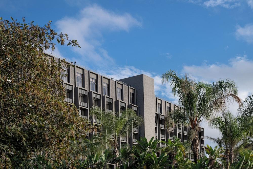 Knott's Hotel — hotel in Buena Park