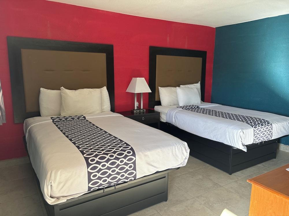 Budget Inn photo 14