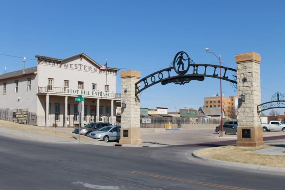 Wyatt Earp Hotel photo 21