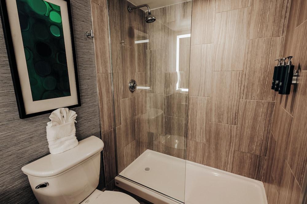 DoubleTree Suites by Hilton Htl & Conf Cntr Downers Grove photo 46
