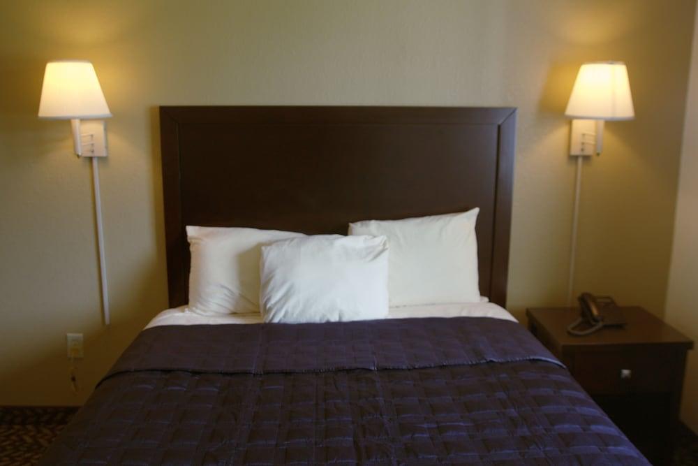 Sandalwood Studios & Suites photo 7