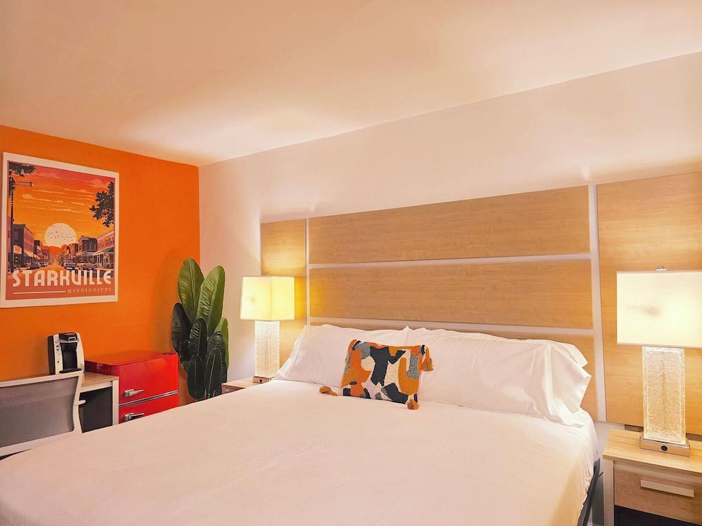 Far Out Motel photo 13