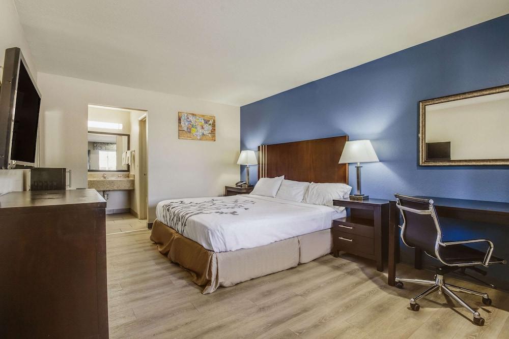 Econo Lodge Inn & Suites Enid South photo 17
