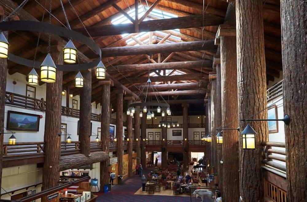 Glacier Park Lodge photo 18