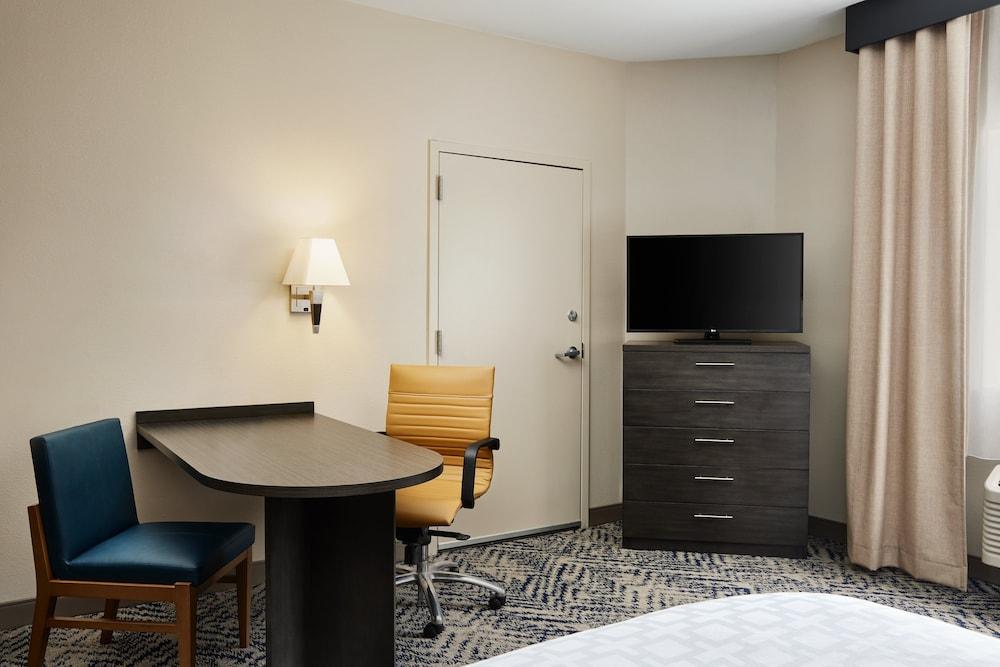 Candlewood Suites I-26 at Northwoods Mall by IHG photo 40
