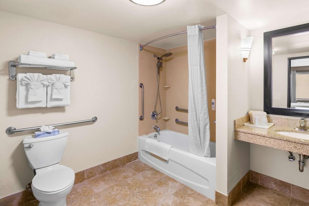 Comfort Suites Vacaville-Napa Valley Area photo 5