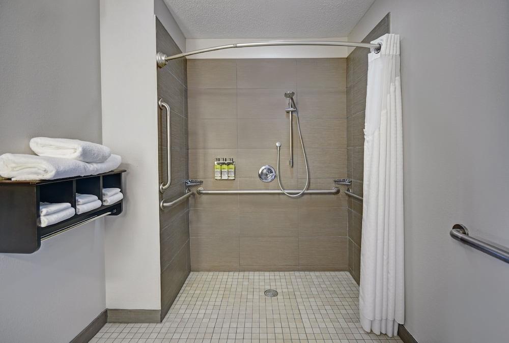 Holiday Inn Express Marshall by IHG photo 22