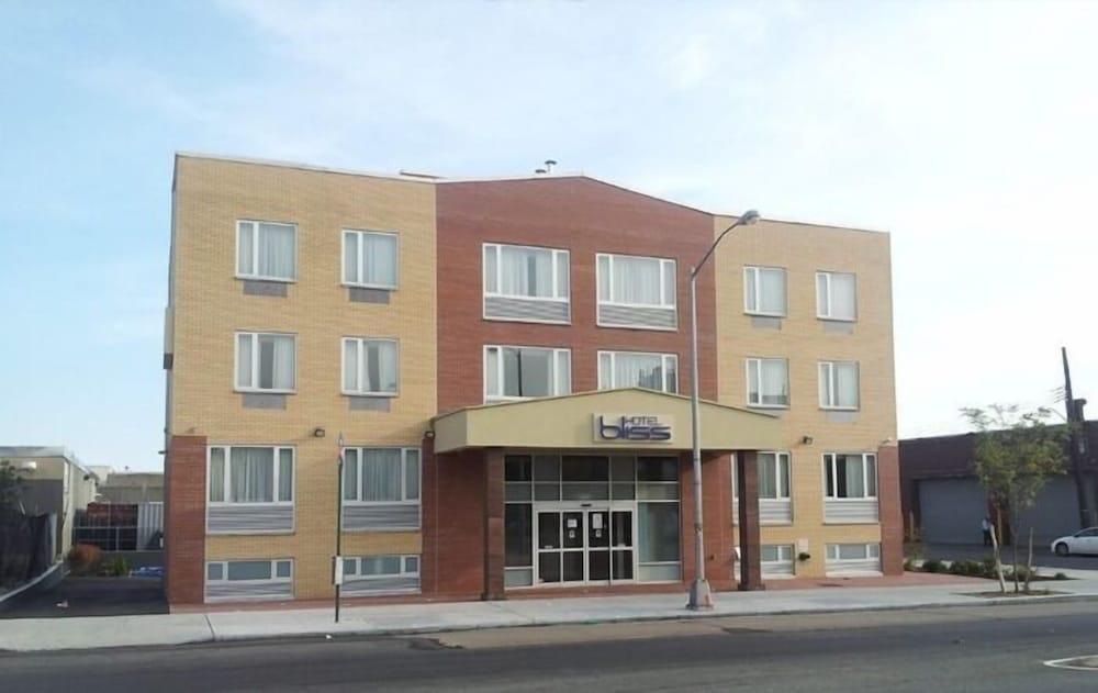 Hotel Bliss photo 1