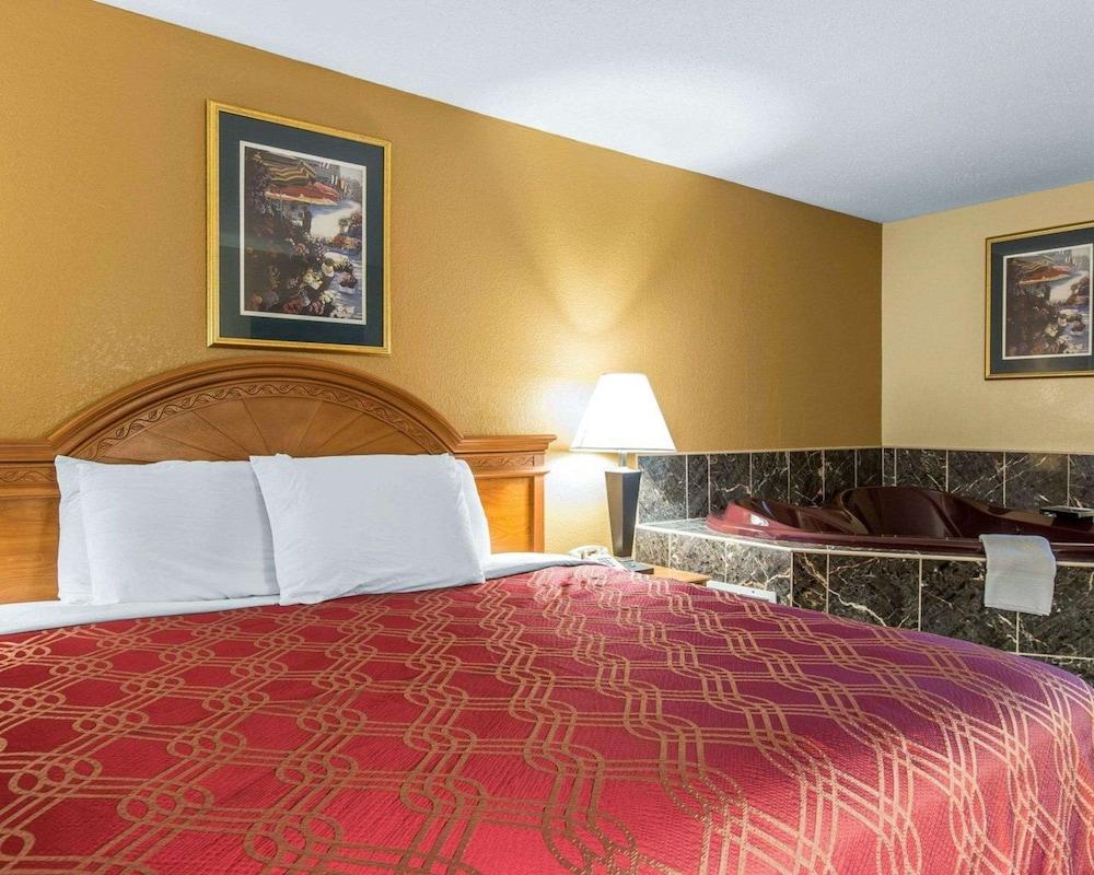 Econo Lodge Dalton West photo 17