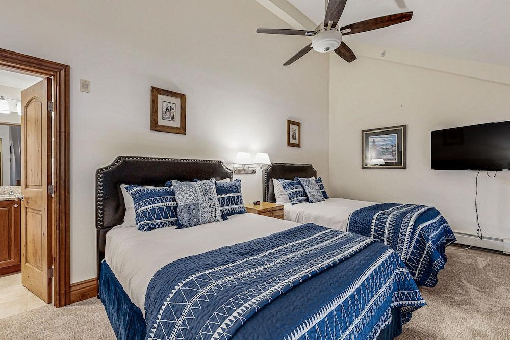Lion Square Lodge photo 10