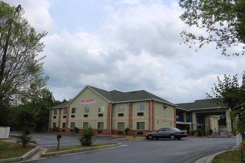 Magnolia Bay Hotel & Suites photo 7