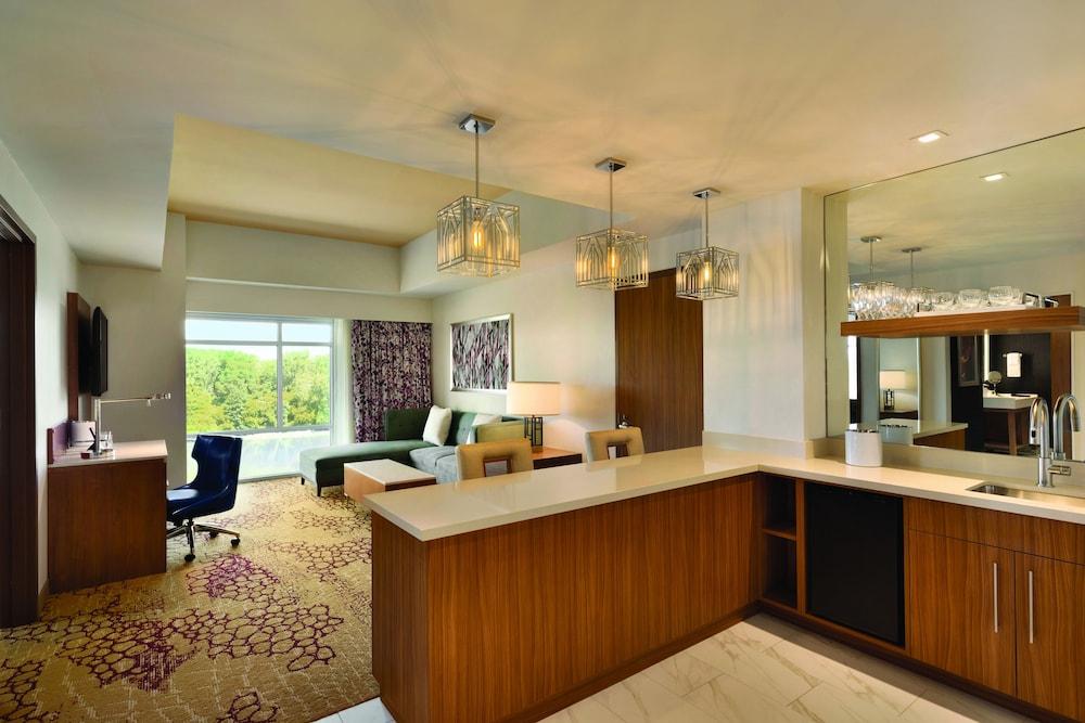The Landing Hotel at Rivers Casino & Resort photo 20