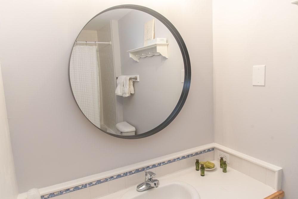 Inn On Peaks Island photo 83