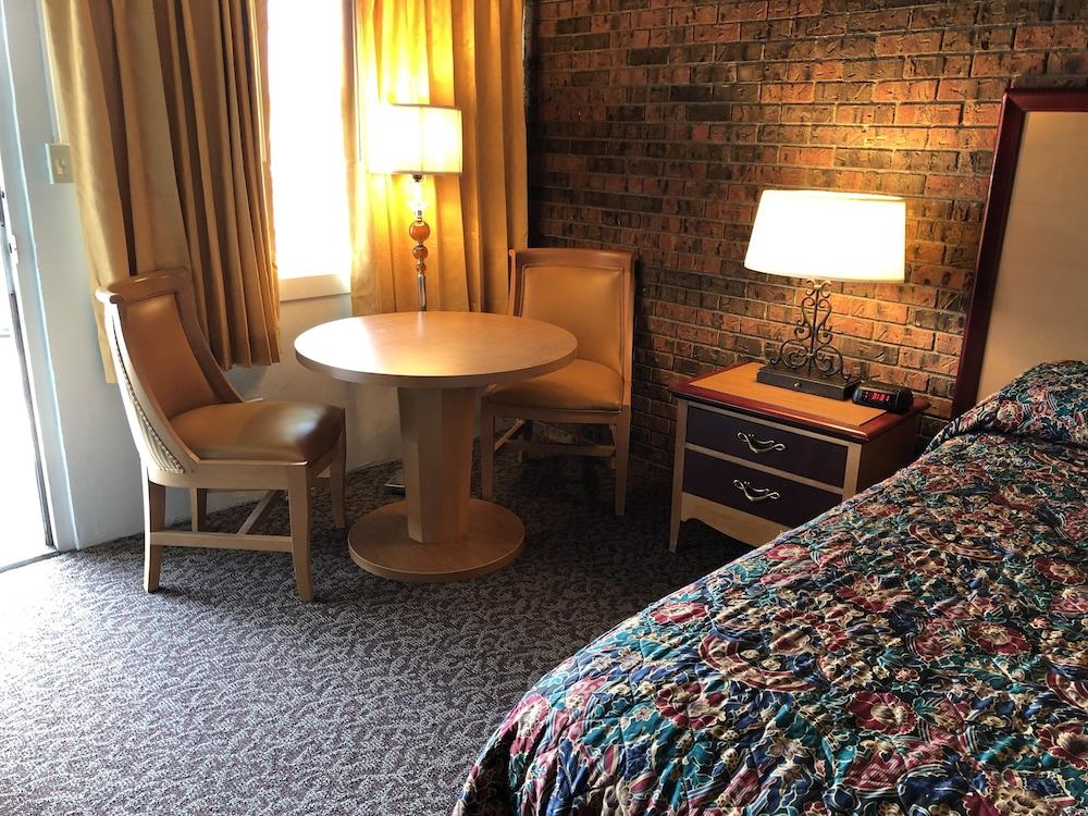 Dunes Inn photo 2