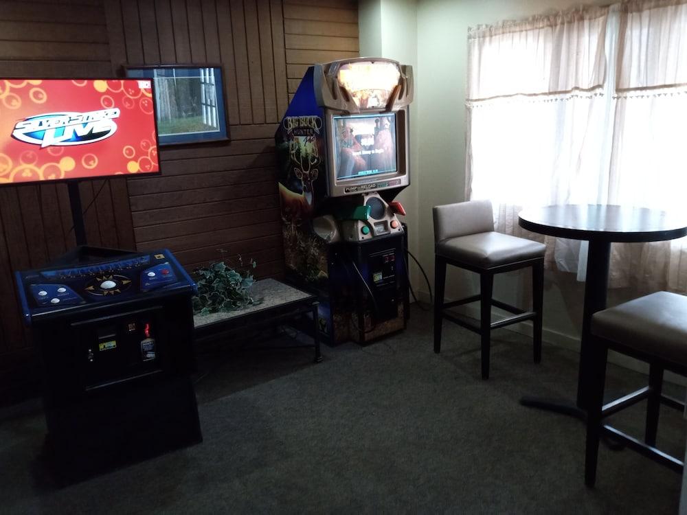 Americas Inn photo 11