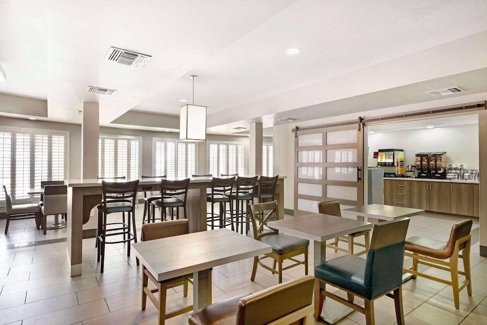 Best Western Plus Safford photo 39