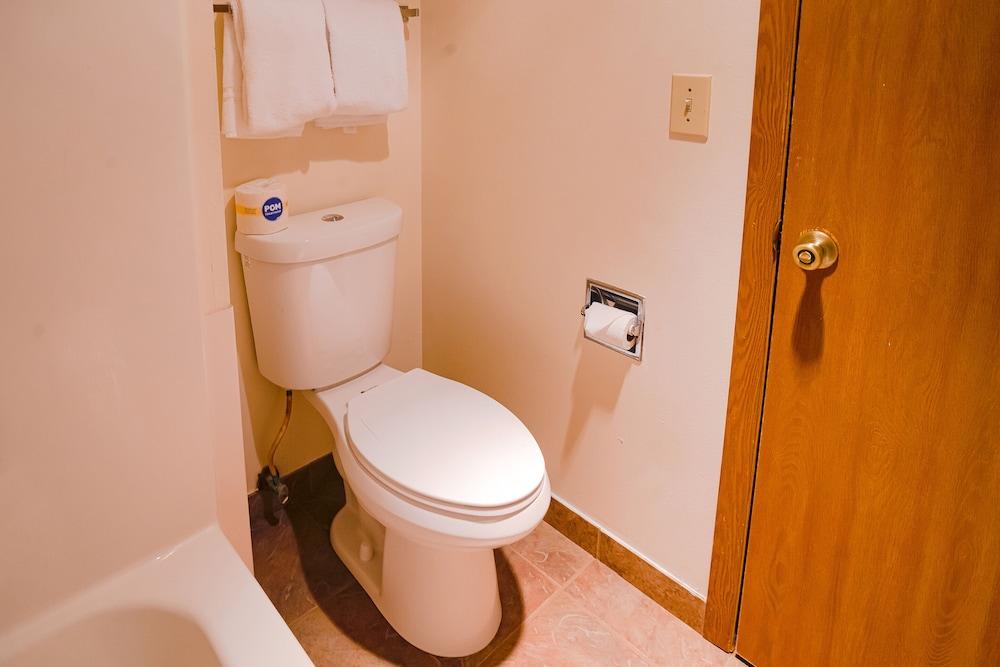OYO Hotel Redwood Falls near Jackpot Casino photo 28