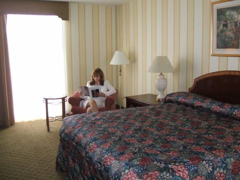 A Victory Inn & Suites - Ann Arbor photo 3