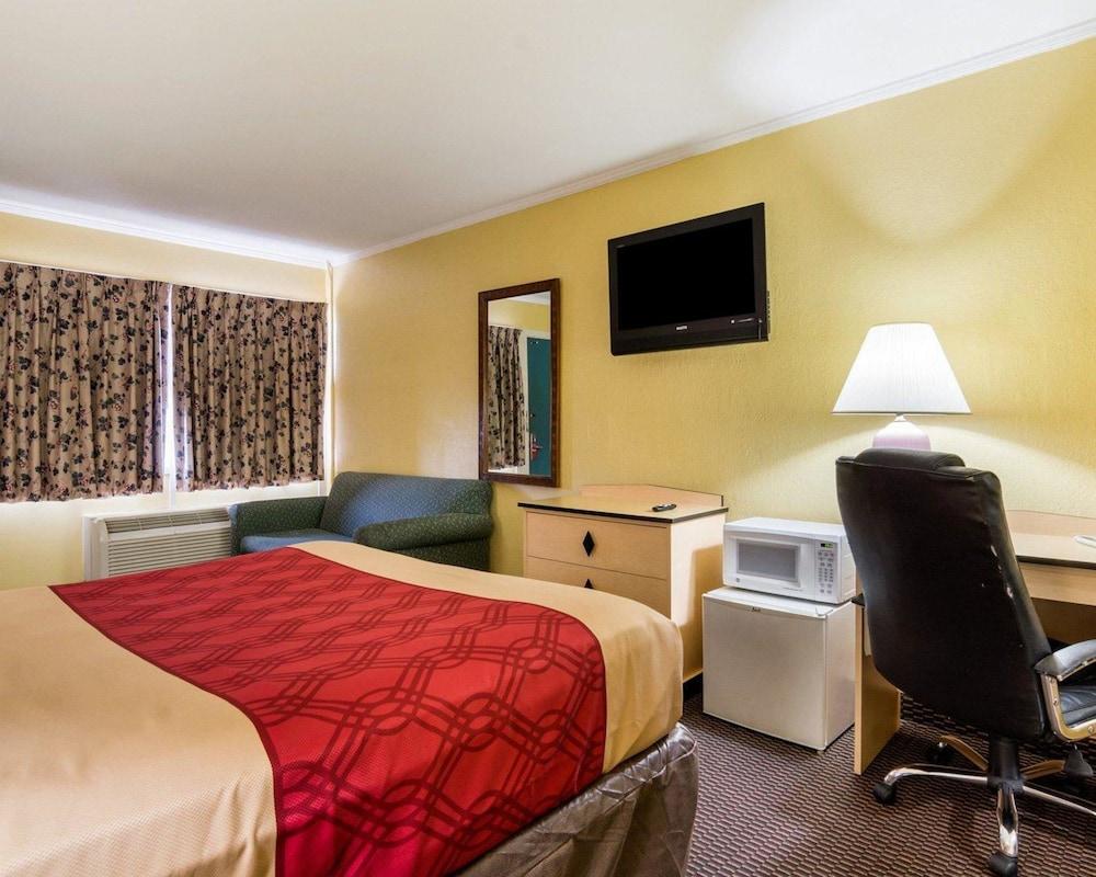 Meadow Acres Inn photo 26